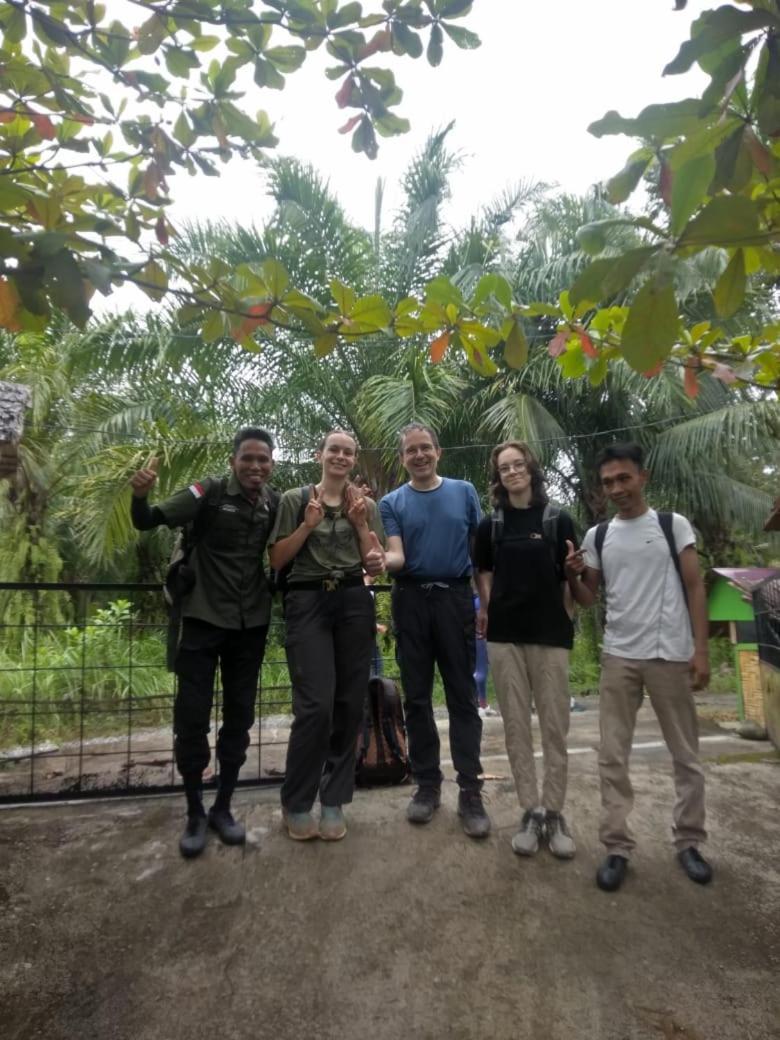 Magpie Homestay & Jungle Trekking Only For Guest Trekking With Us Bukit Lawang Exterior foto